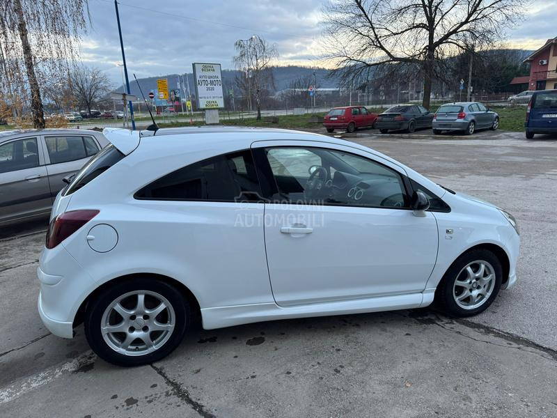 Opel Corsa D 1.4i OPC Line