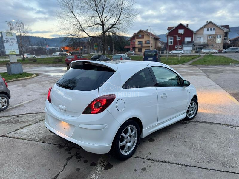 Opel Corsa D 1.4i OPC Line