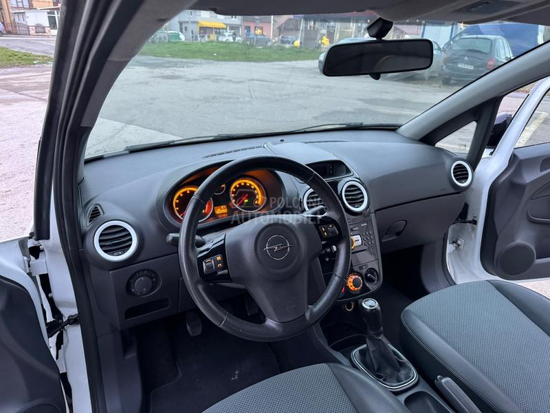 Opel Corsa D 1.4i OPC Line