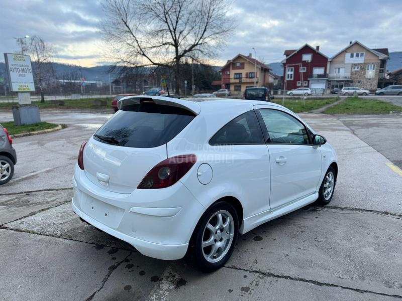 Opel Corsa D 1.4i OPC Line