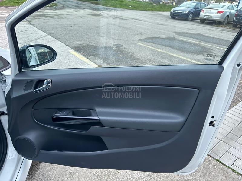 Opel Corsa D 1.4i OPC Line