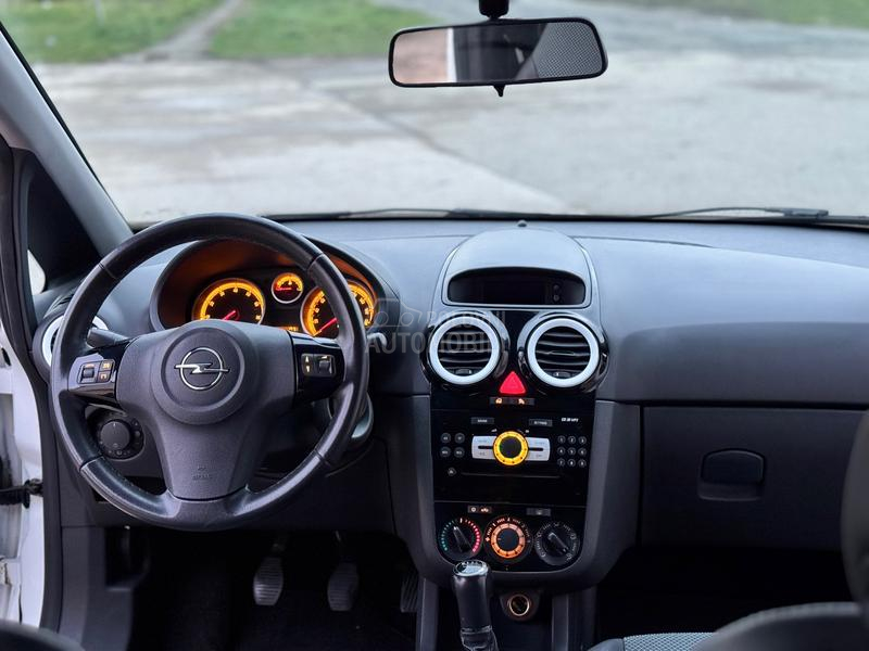 Opel Corsa D 1.4i OPC Line