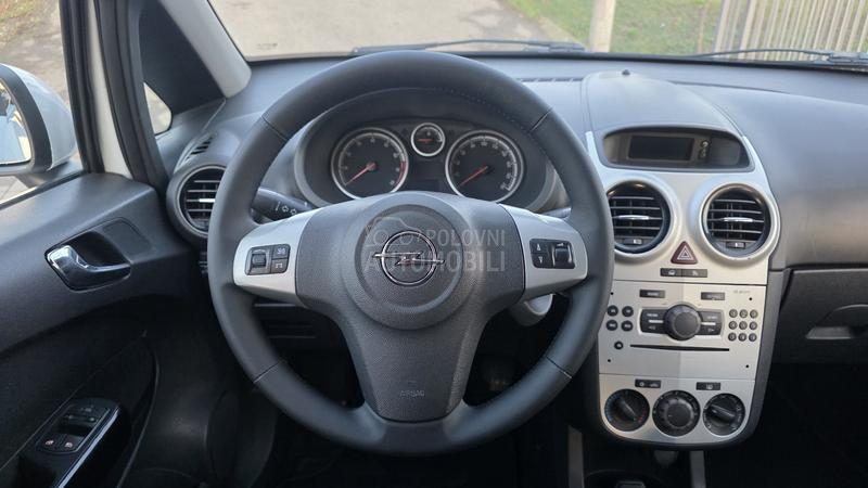 Opel Corsa D 1.2 GPL-TECH8