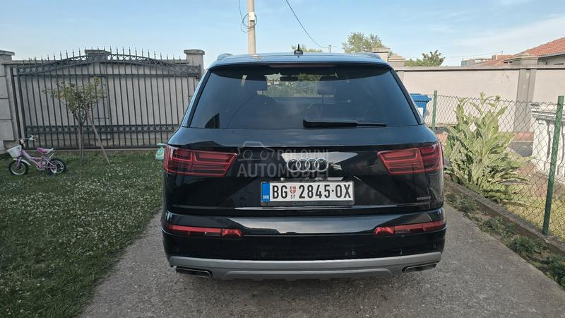 Audi Q7 3.0 TDI S line