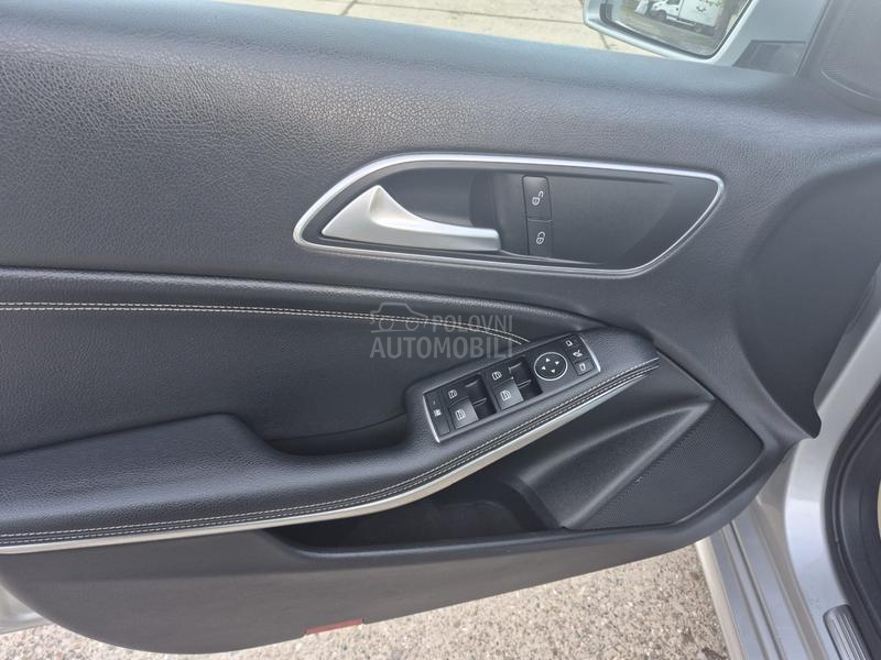 Mercedes Benz A 180 1.5 SPORT AUTOM