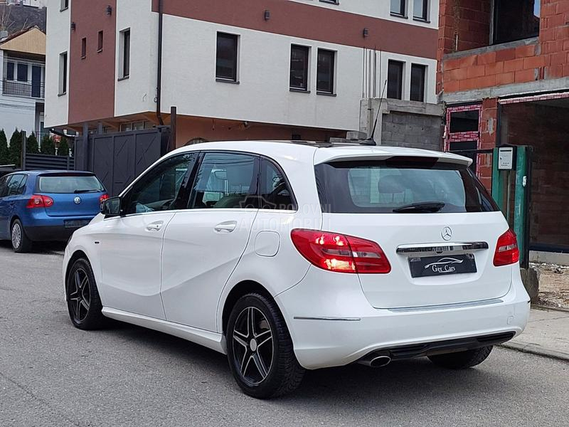 Mercedes Benz B 180 