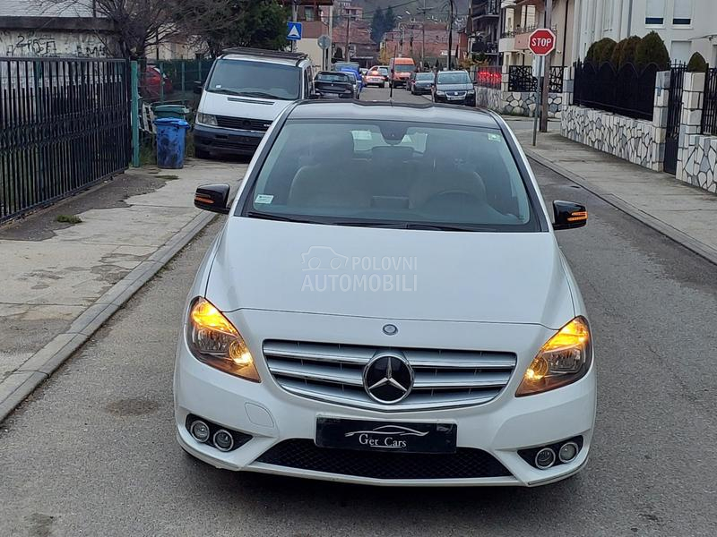 Mercedes Benz B 180 