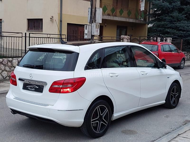 Mercedes Benz B 180 