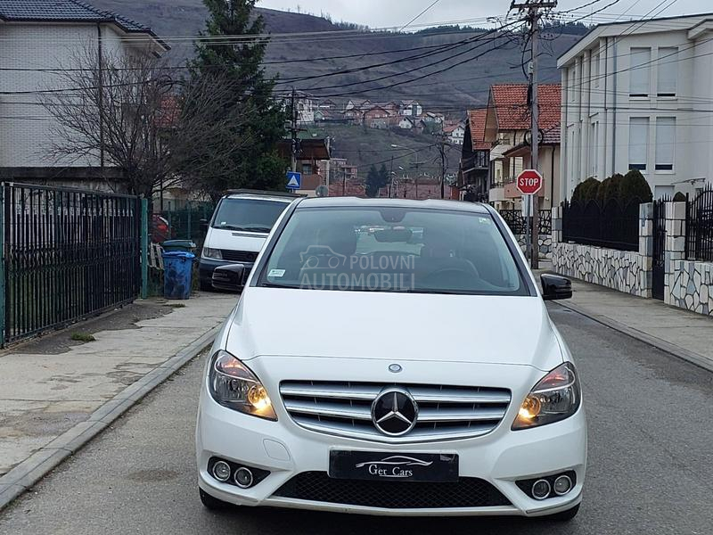 Mercedes Benz B 180 