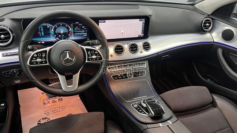 Mercedes Benz E 300 2.0 P R E M I U M