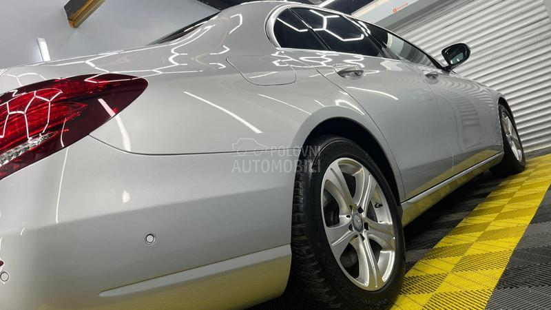 Mercedes Benz E 300 2.0 P R E M I U M