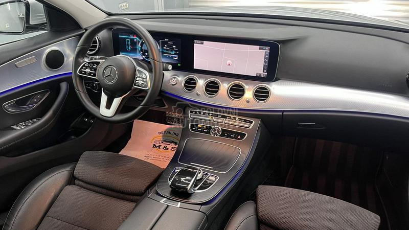 Mercedes Benz E 300 2.0 P R E M I U M