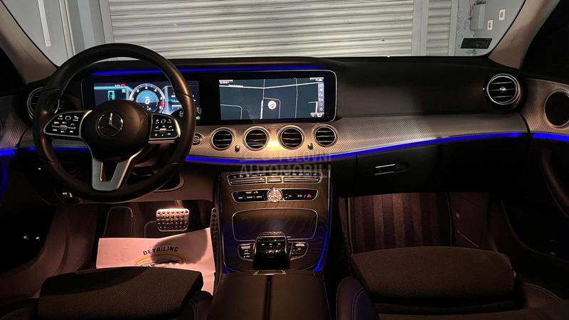 Mercedes Benz E 300 2.0 P R E M I U M