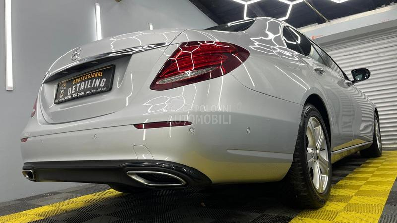 Mercedes Benz E 300 2.0 P R E M I U M