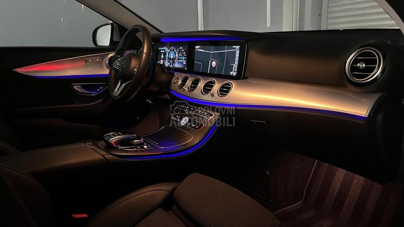 Mercedes Benz E 300 2.0 P R E M I U M