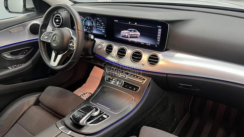 Mercedes Benz E 300 2.0 P R E M I U M