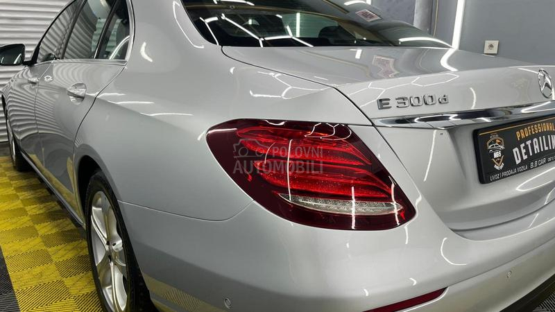 Mercedes Benz E 300 2.0 P R E M I U M