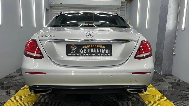Mercedes Benz E 300 2.0 P R E M I U M