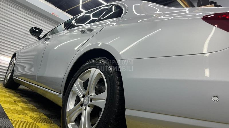 Mercedes Benz E 300 2.0 P R E M I U M