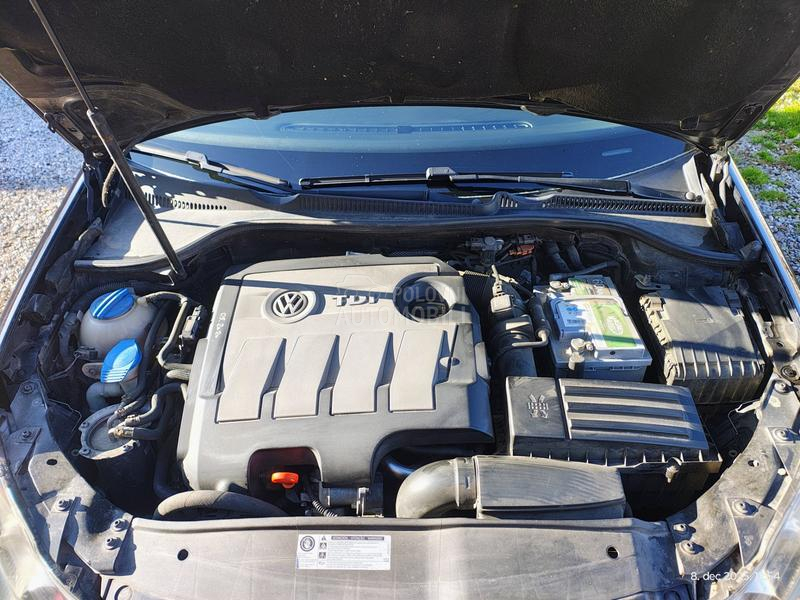 Volkswagen Golf 6 1.6 TDI HIGHLINE