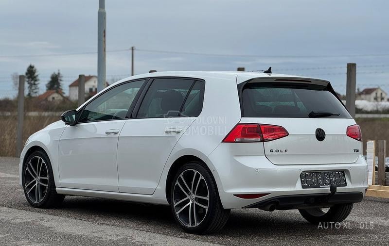 Volkswagen Golf 7 1.6 TDI // HIGHLINE