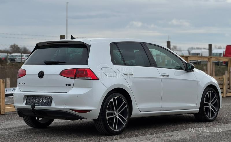 Volkswagen Golf 7 1.6 TDI // HIGHLINE