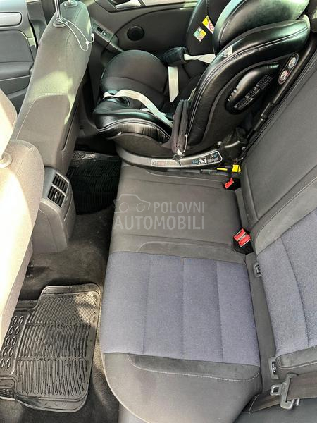 Volkswagen Golf 6 1.6 TDI STYLE