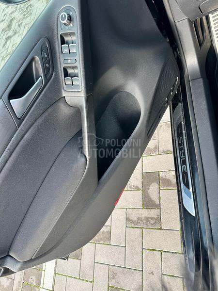 Volkswagen Golf 6 1.6 TDI STYLE