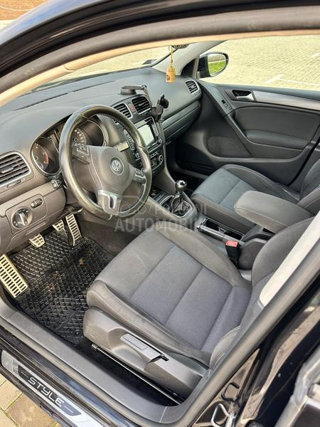 Volkswagen Golf 6 1.6 TDI STYLE