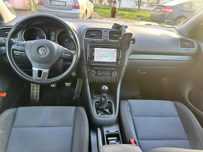 Volkswagen Golf 6 1.6 TDI STYLE