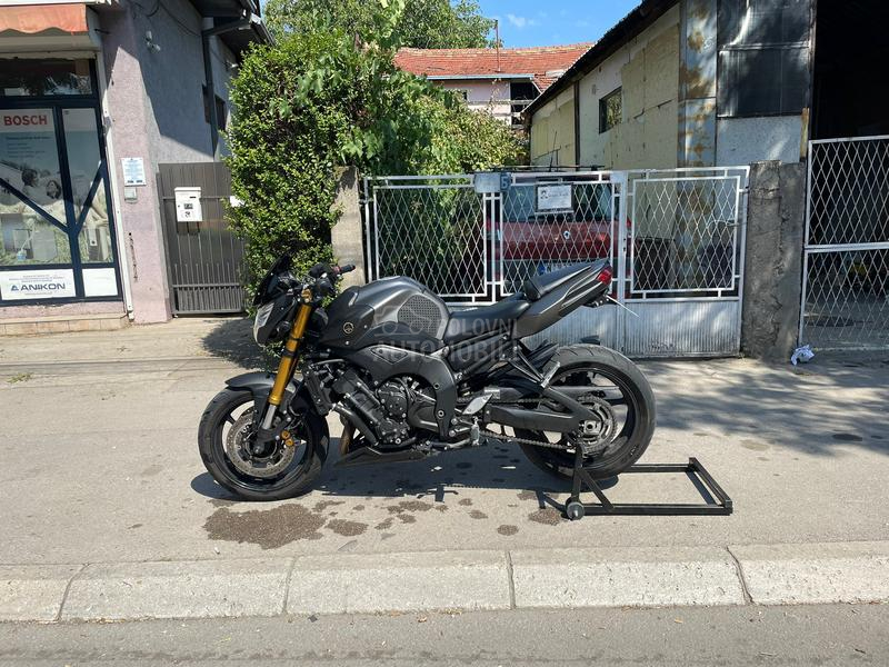 Yamaha FZ8