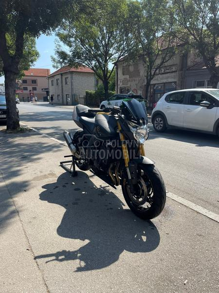 Yamaha FZ8