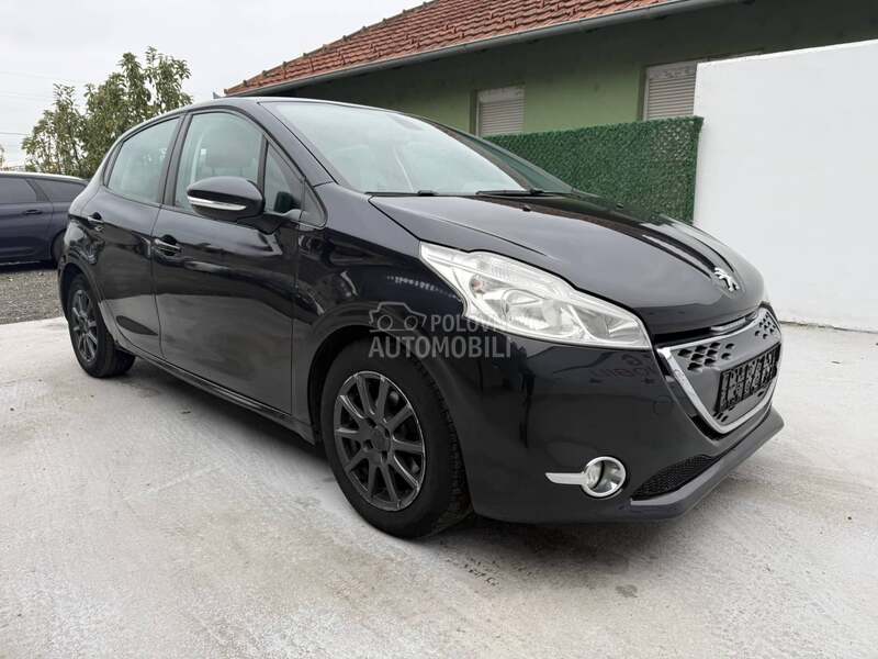 Peugeot 208 1.4HDI AUT/NAV/FUL