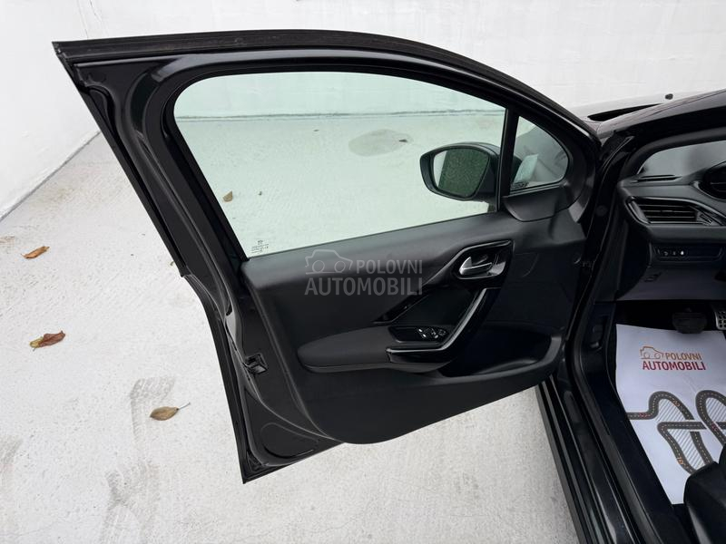 Peugeot 208 1.4HDI AUT/NAV/FUL