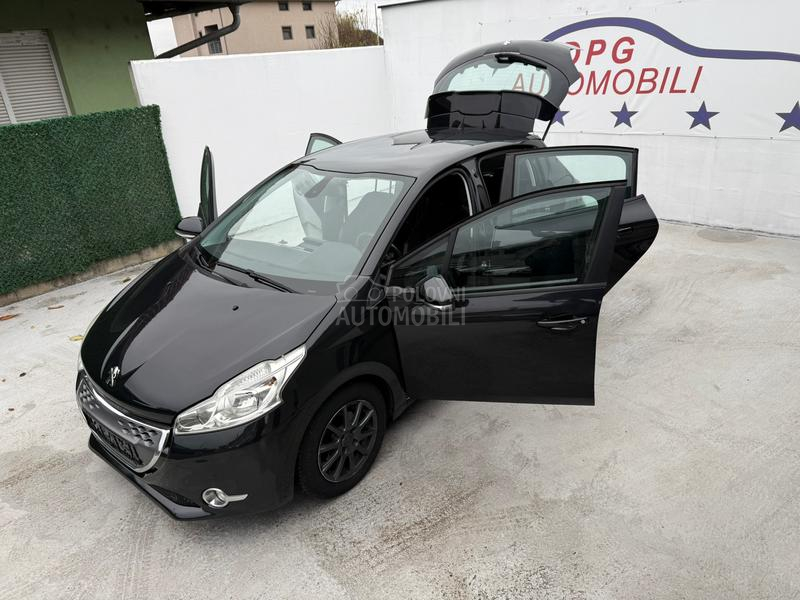 Peugeot 208 1.4HDI AUT/NAV/FUL