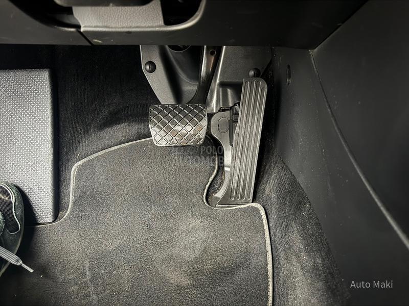 Volkswagen Passat B7 2.0 TDI DSG bluemo