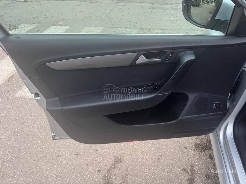 Volkswagen Passat B7 2.0 TDI DSG bluemo