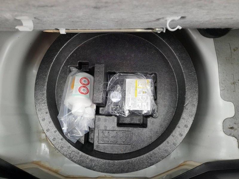 Suzuki Swift 4x4 UV0Z/CH kao NOOV