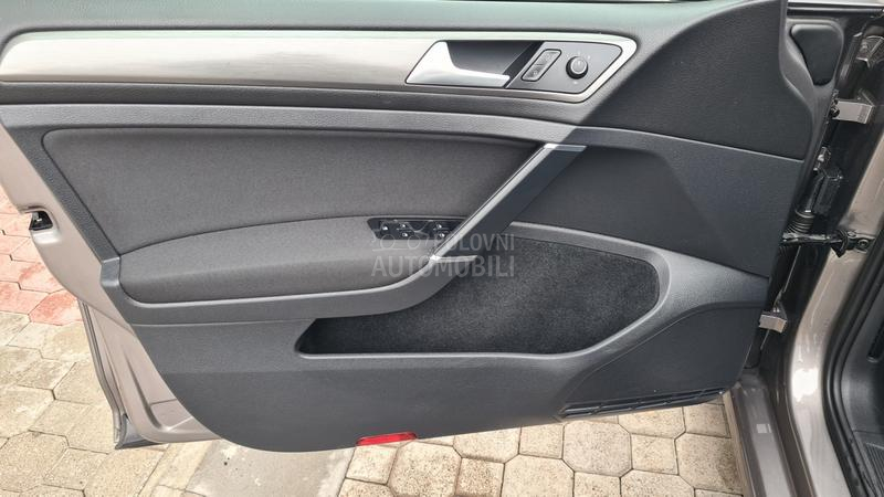 Volkswagen Golf 7 1.6TDI BLUEMOTION