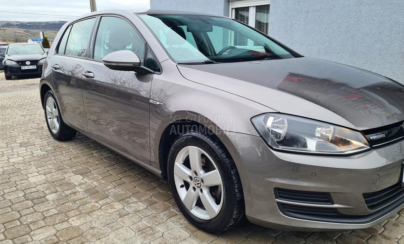 Volkswagen Golf 7 1.6TDI BLUEMOTION