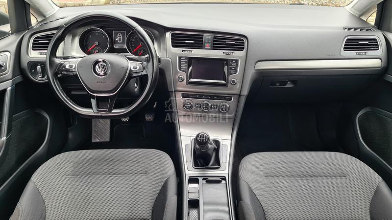 Volkswagen Golf 7 1.6TDI BLUEMOTION