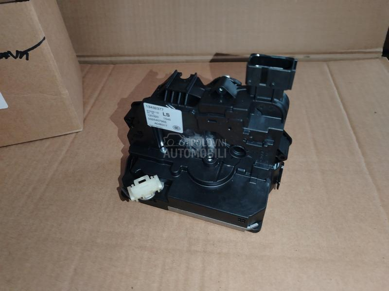 zadnja desna brava vrata