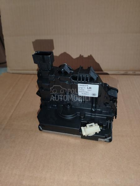 zadnja leva brava vrata