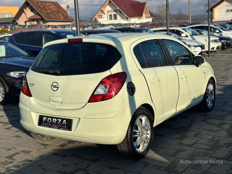 Opel Corsa D 126 000 k m