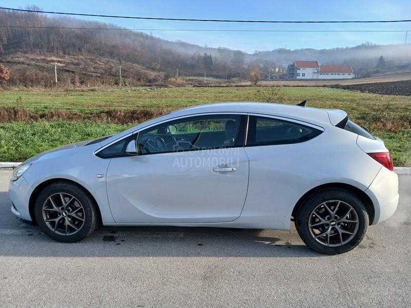 Opel Astra J gtc 180 konja