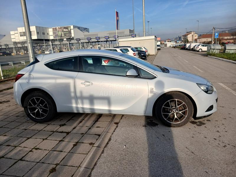 Opel Astra J gtc 180 konja