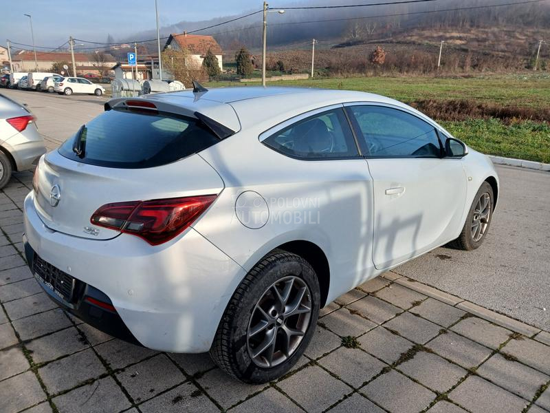 Opel Astra J gtc 180 konja
