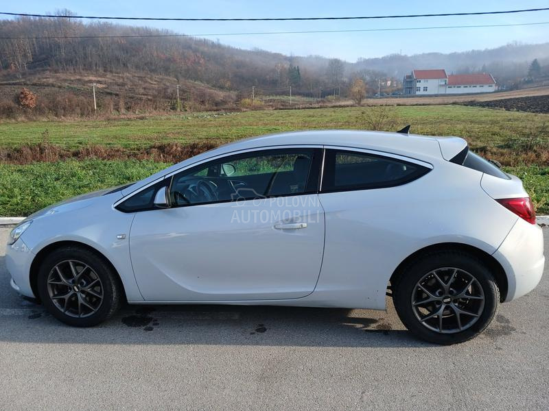 Opel Astra J gtc 180 konja