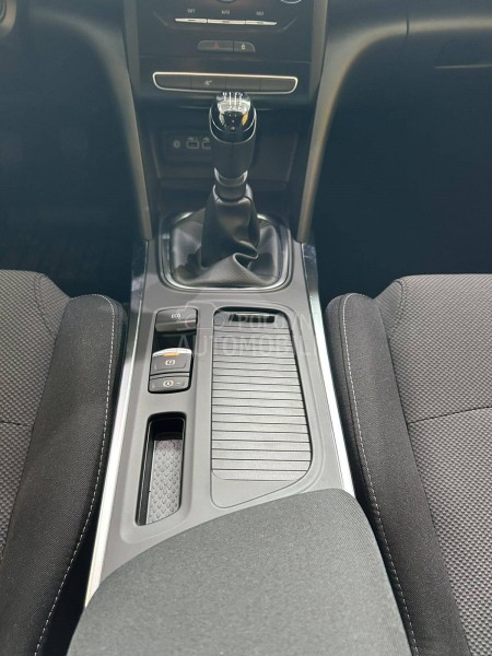 Renault Megane Techno TCe 140