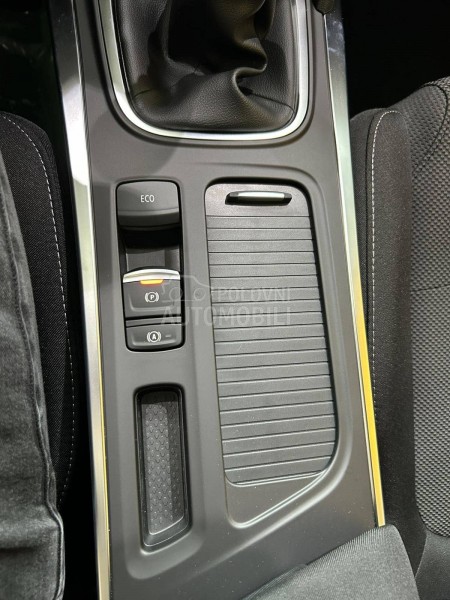 Renault Megane Techno TCe 140